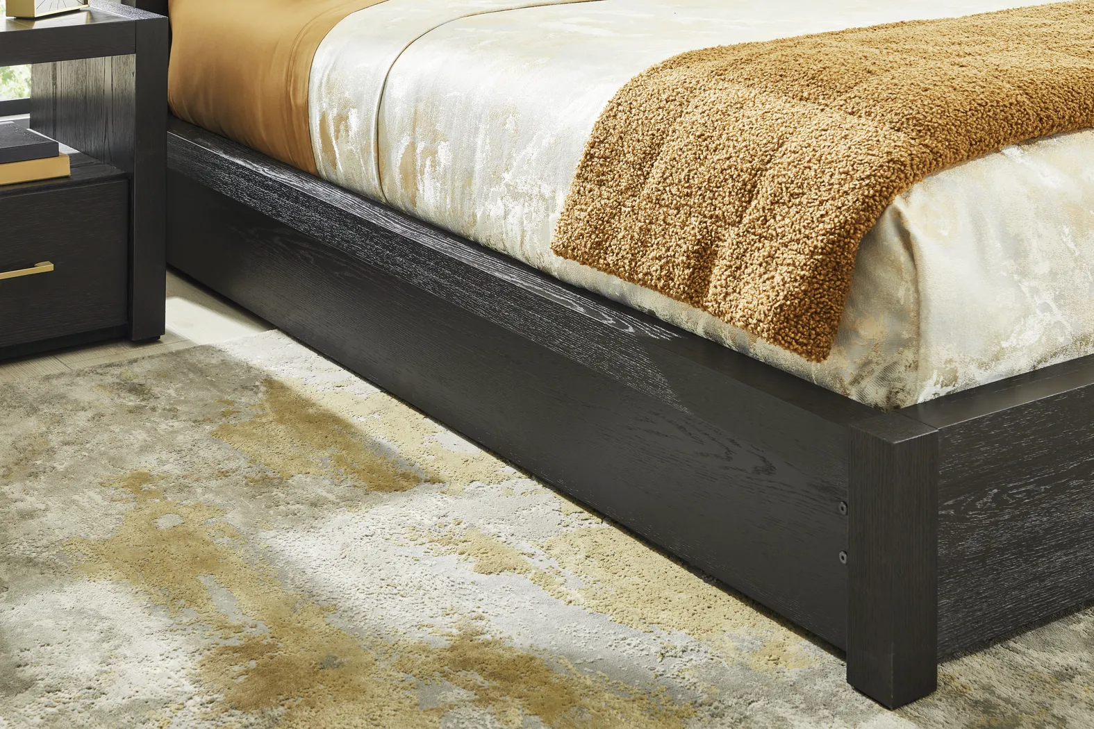 Townbrook Ebony 5 Pc Queen Panel Bedroom - Thumbnail - Image 4