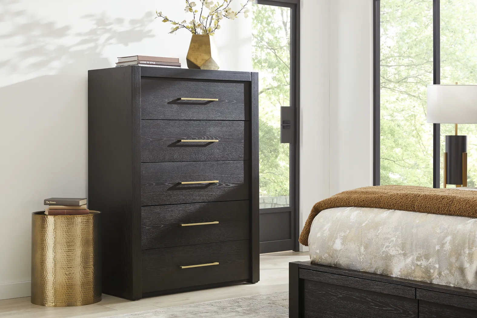 Townbrook Ebony 5 Pc Bedroom with York Mills White Upholstered Queen Bed - Thumbnail - Image 6
