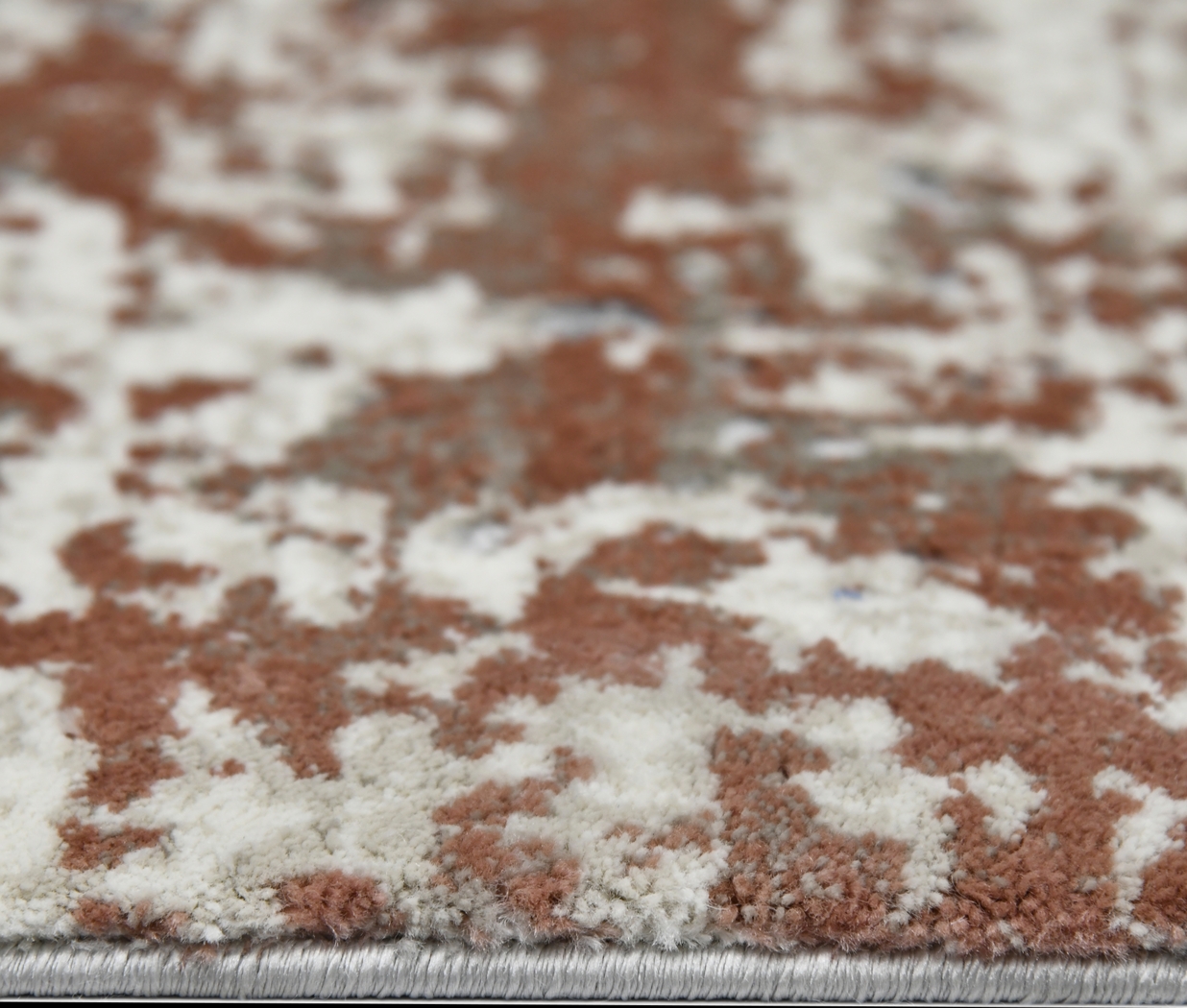 Toyac Red 5'3 x 7'9 Rug - Thumbnail - Image 7