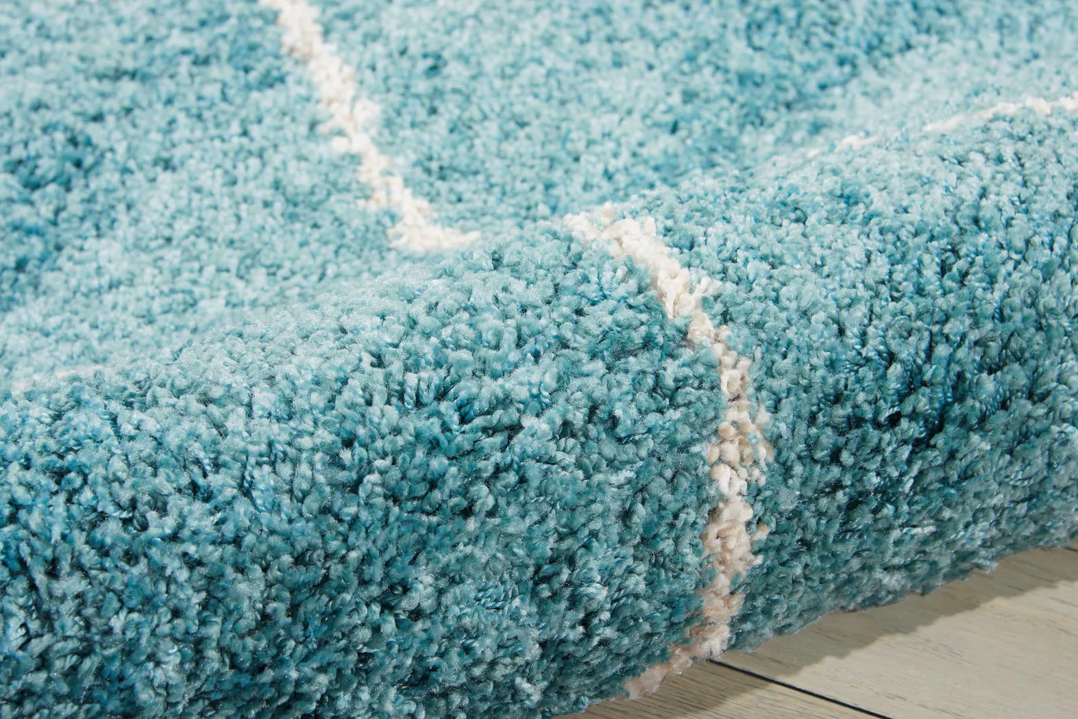 Traci Lane Aqua 8' x 10' Rug - Thumbnail - Image 4