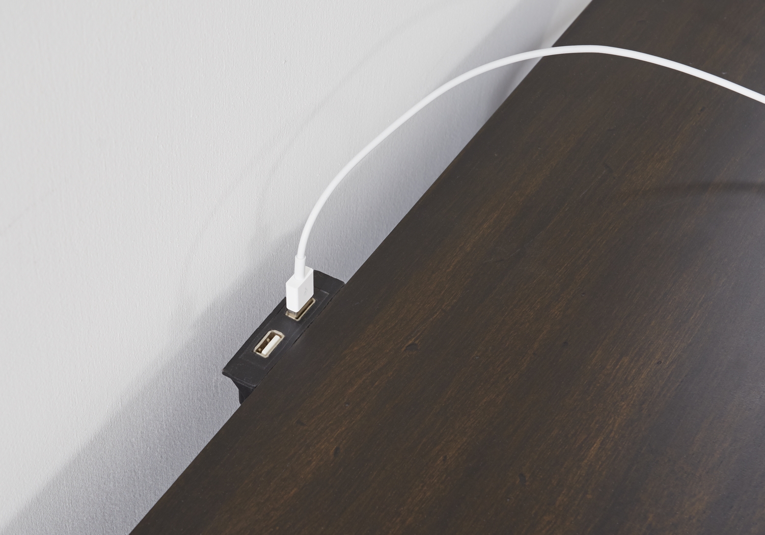 Trail Woods Black 7 Pc Queen Bedroom - Thumbnail - Image 6