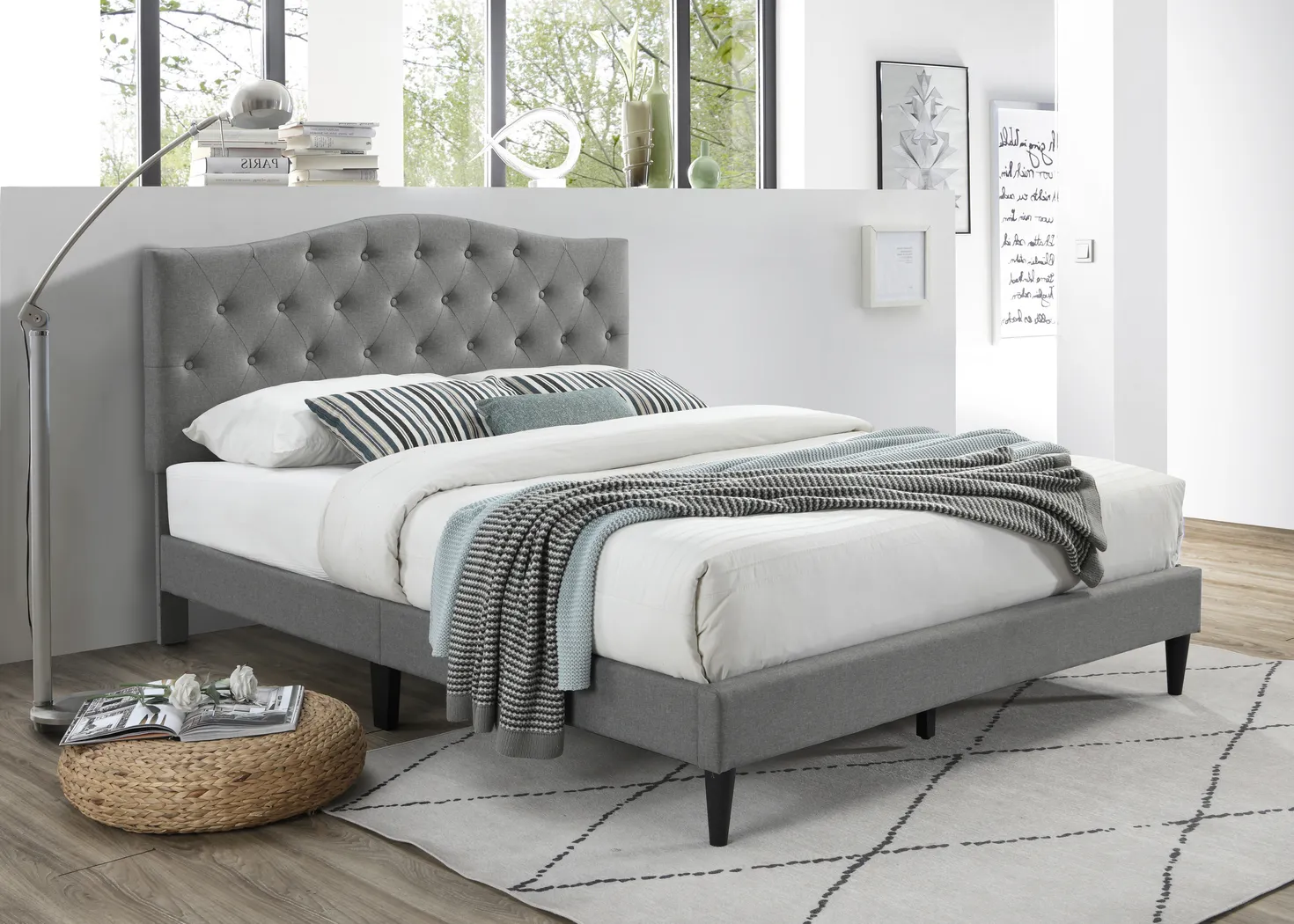 Treebrooke Gray Queen Bed - Thumbnail - Image 3