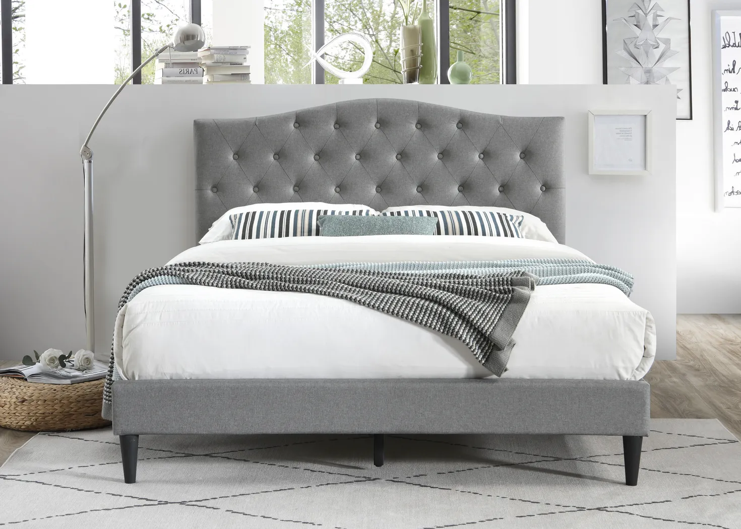 Treebrooke Gray Queen Bed - Thumbnail - Image 4