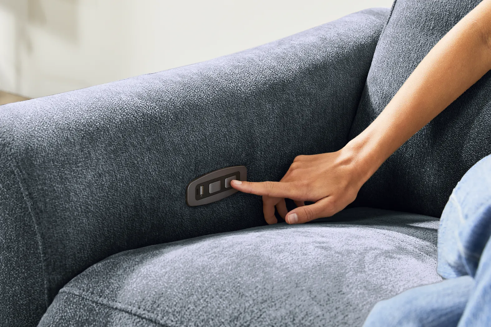 Tremont Indigo 3 Pc Power Reclining Sectional - Thumbnail - Image 4