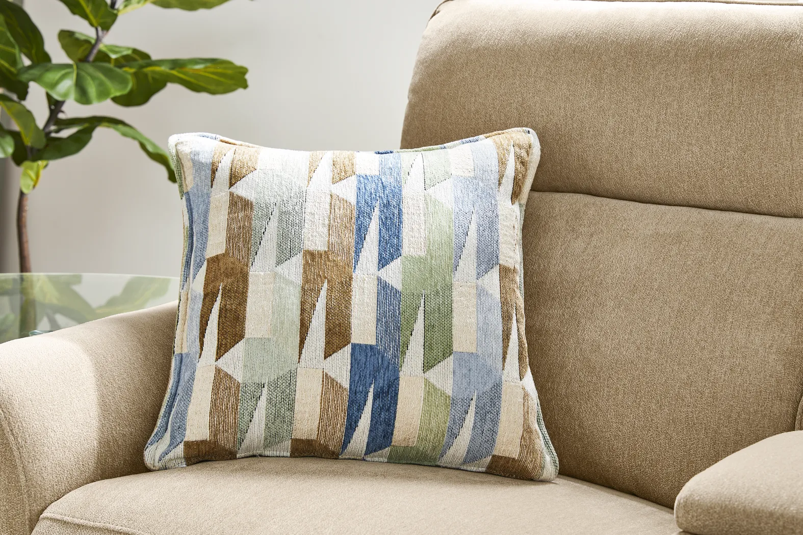 Tremont Sand 7 Pc Power Reclining Sectional Living Room - Thumbnail - Image 7