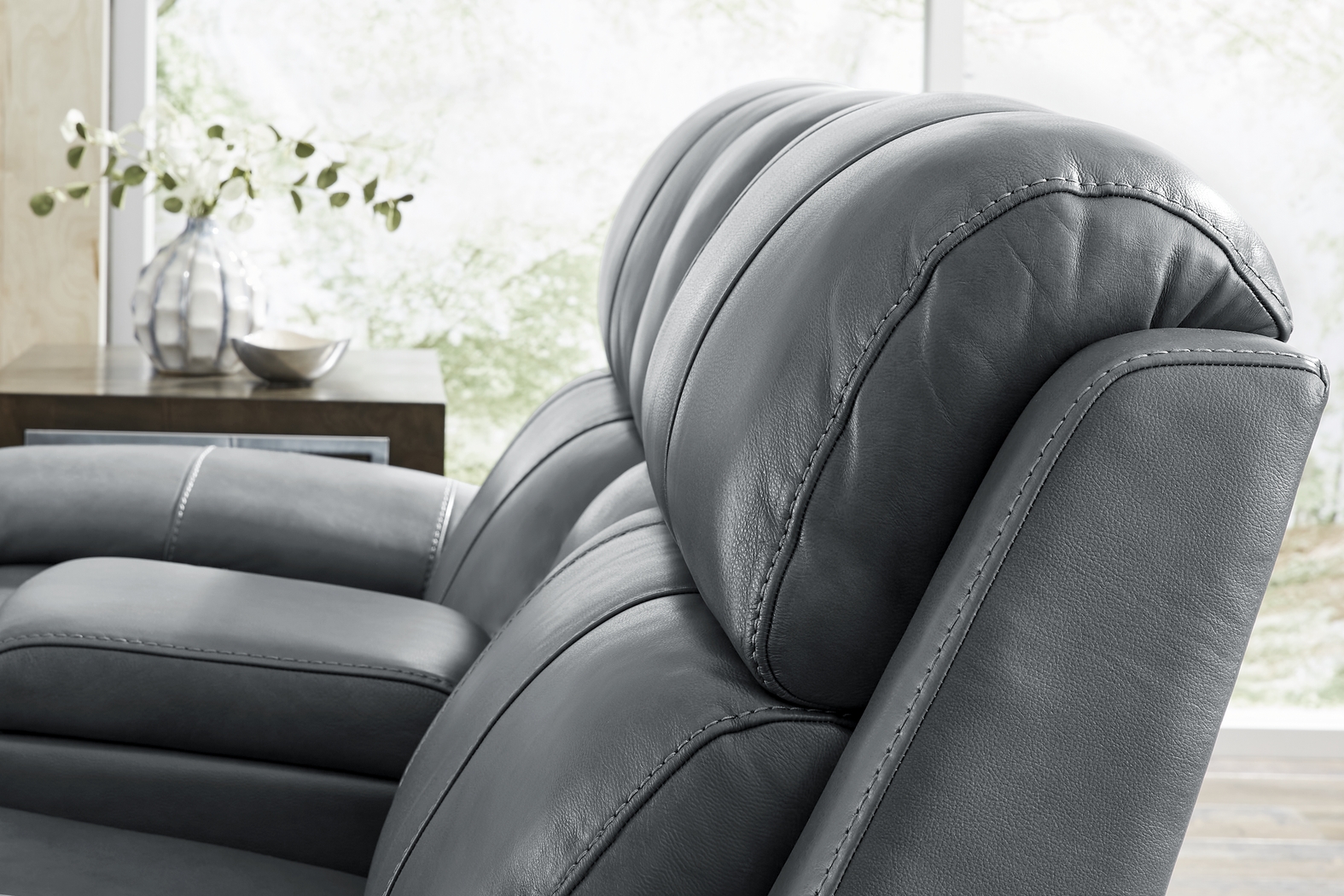 Trevino Lane Blue Leather 8 Pc Dual Power Reclining Living Room with Reclining Sofa - Thumbnail - Image 6