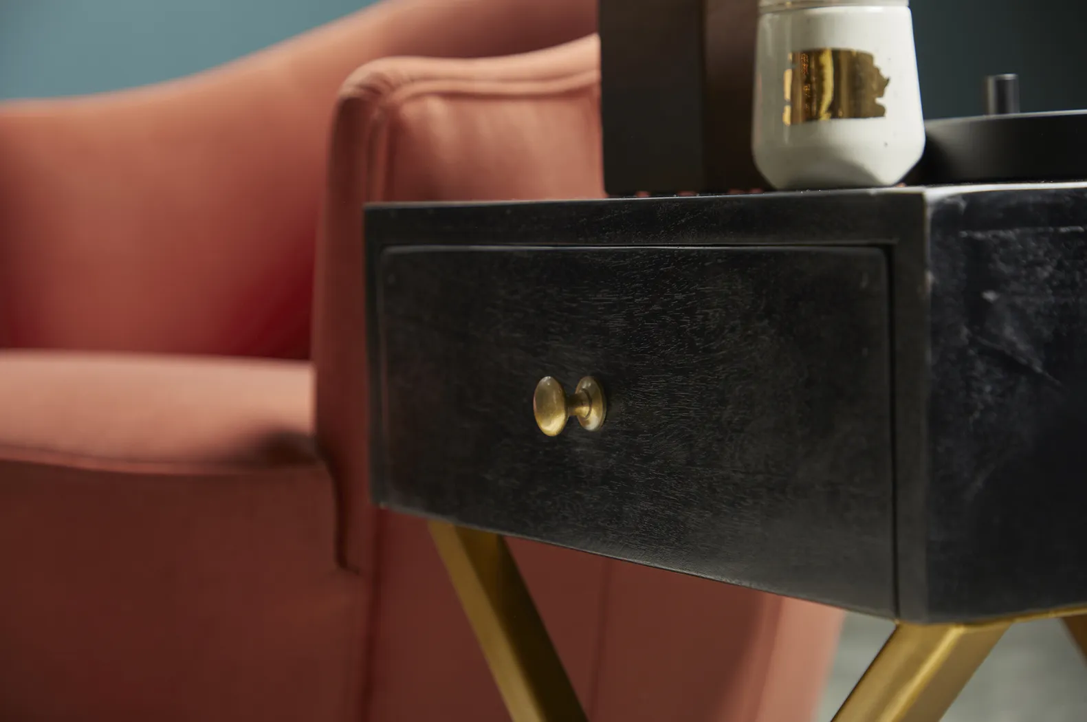 Treyford Black End Table - Thumbnail - Image 8