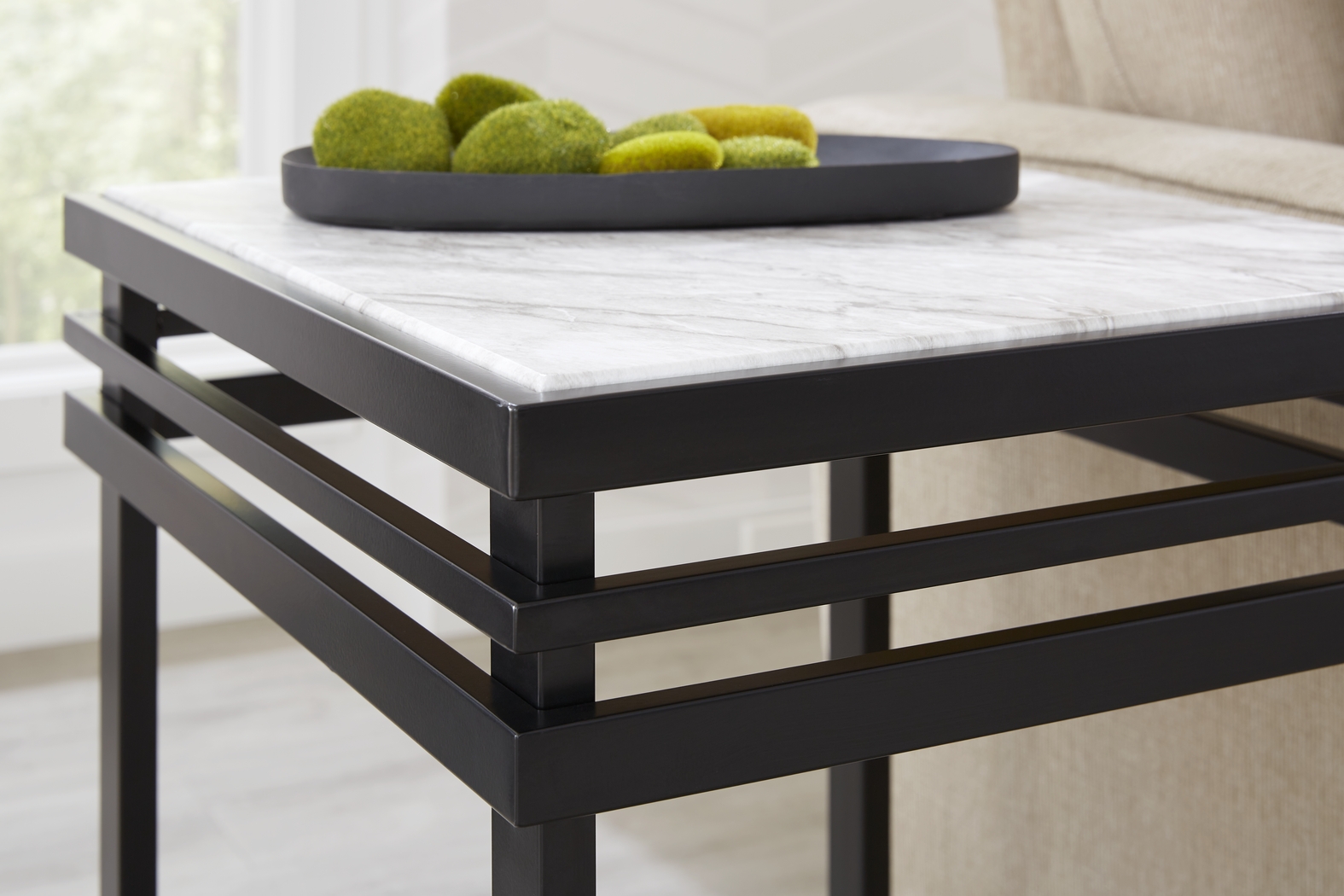 Weatherford Park Black 7 Pc Dual Power Reclining Living Room - Thumbnail - Image 17