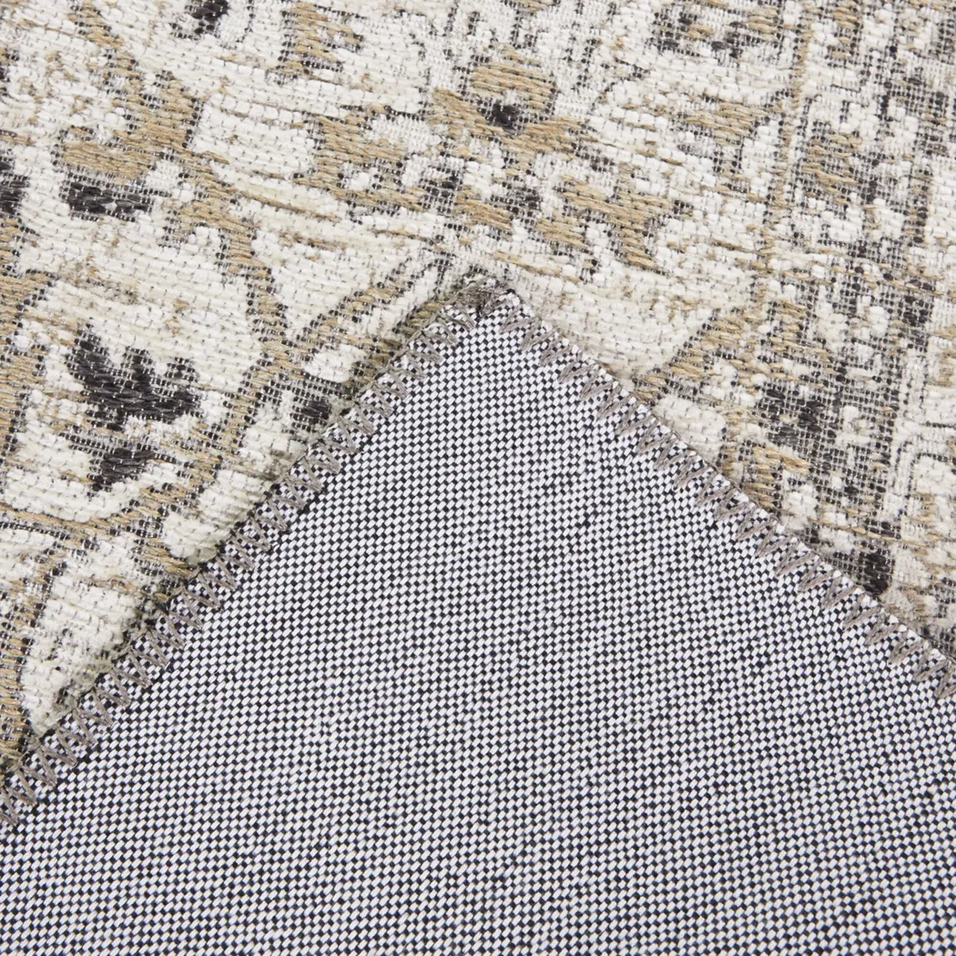 Tukmee Cream 5'3 x 7' Area Rug - Thumbnail - Image 5