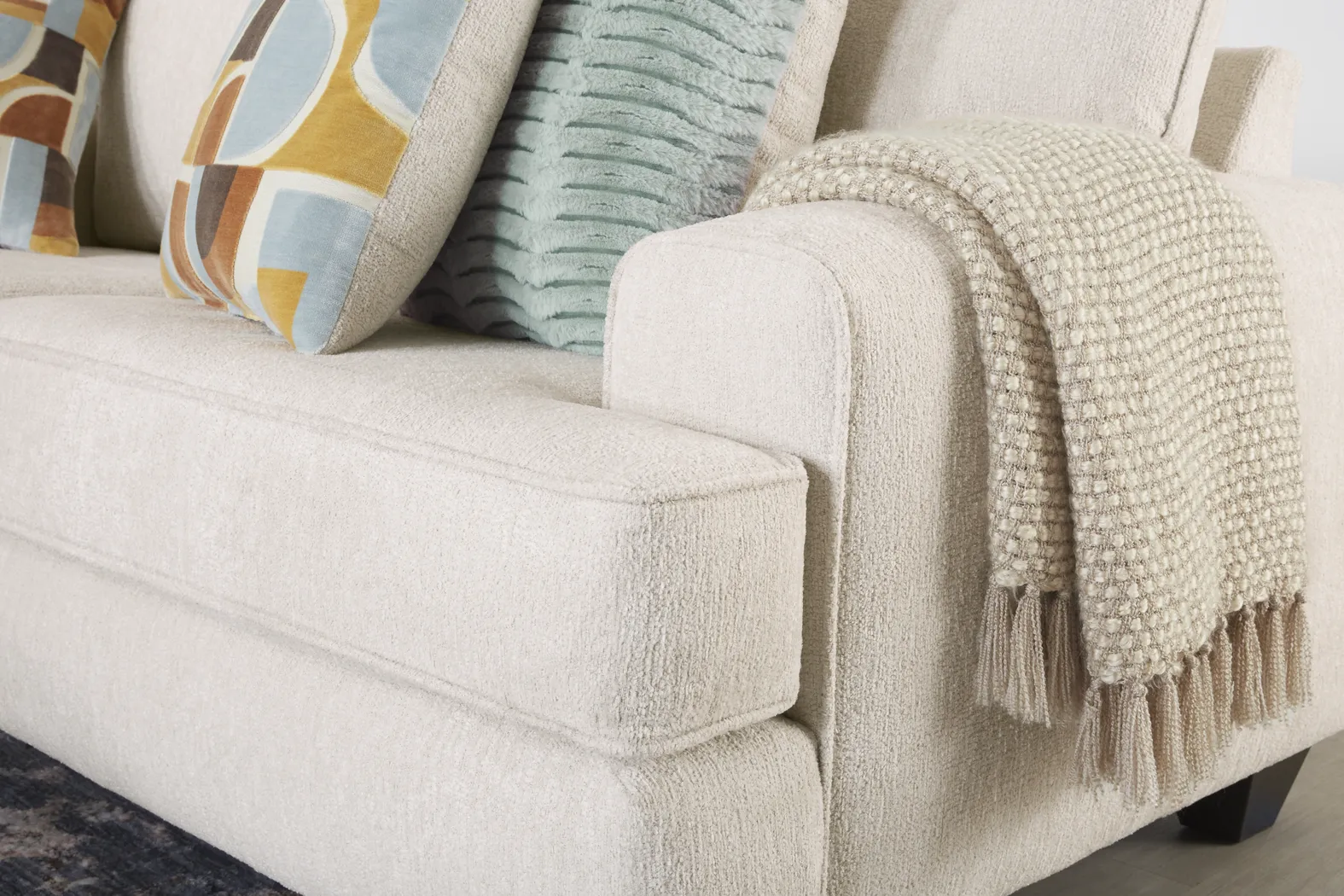 Twin Falls Ivory Loveseat - Thumbnail - Image 3