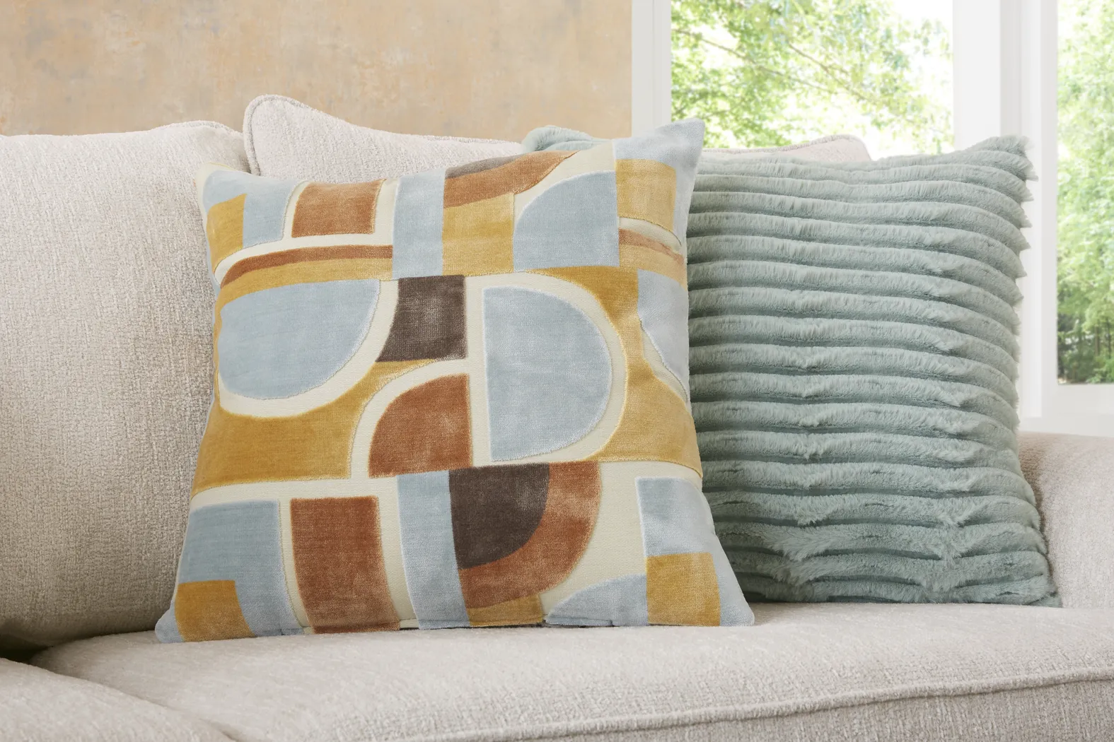 Twin Falls Ivory 7 Pc Living Room - Thumbnail - Image 7