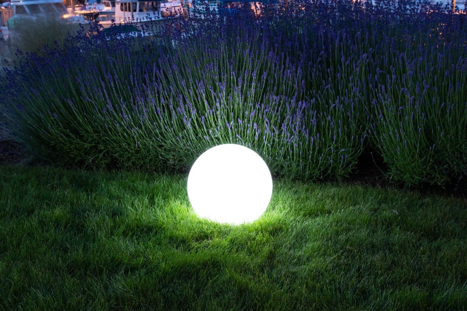 Uvari Way Indoor/Outdoor White Rechargeable Lantern - Thumbnail - Image 3