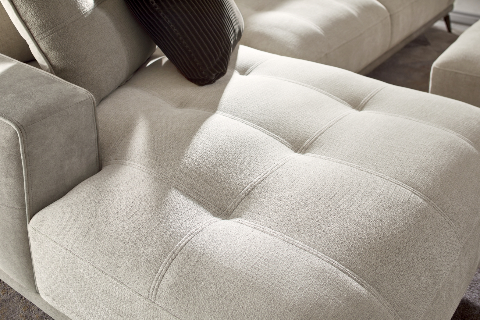 Valencia Light Gray 4 Pc Sectional - Thumbnail - Image 4