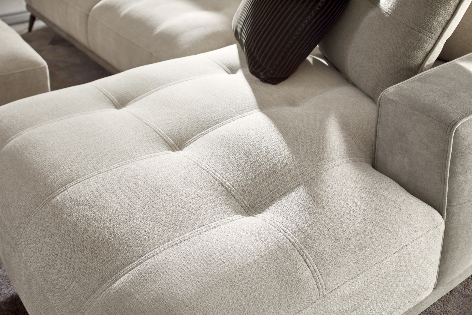 Valencia Light Gray 4 Pc Sectional - Thumbnail - Image 4