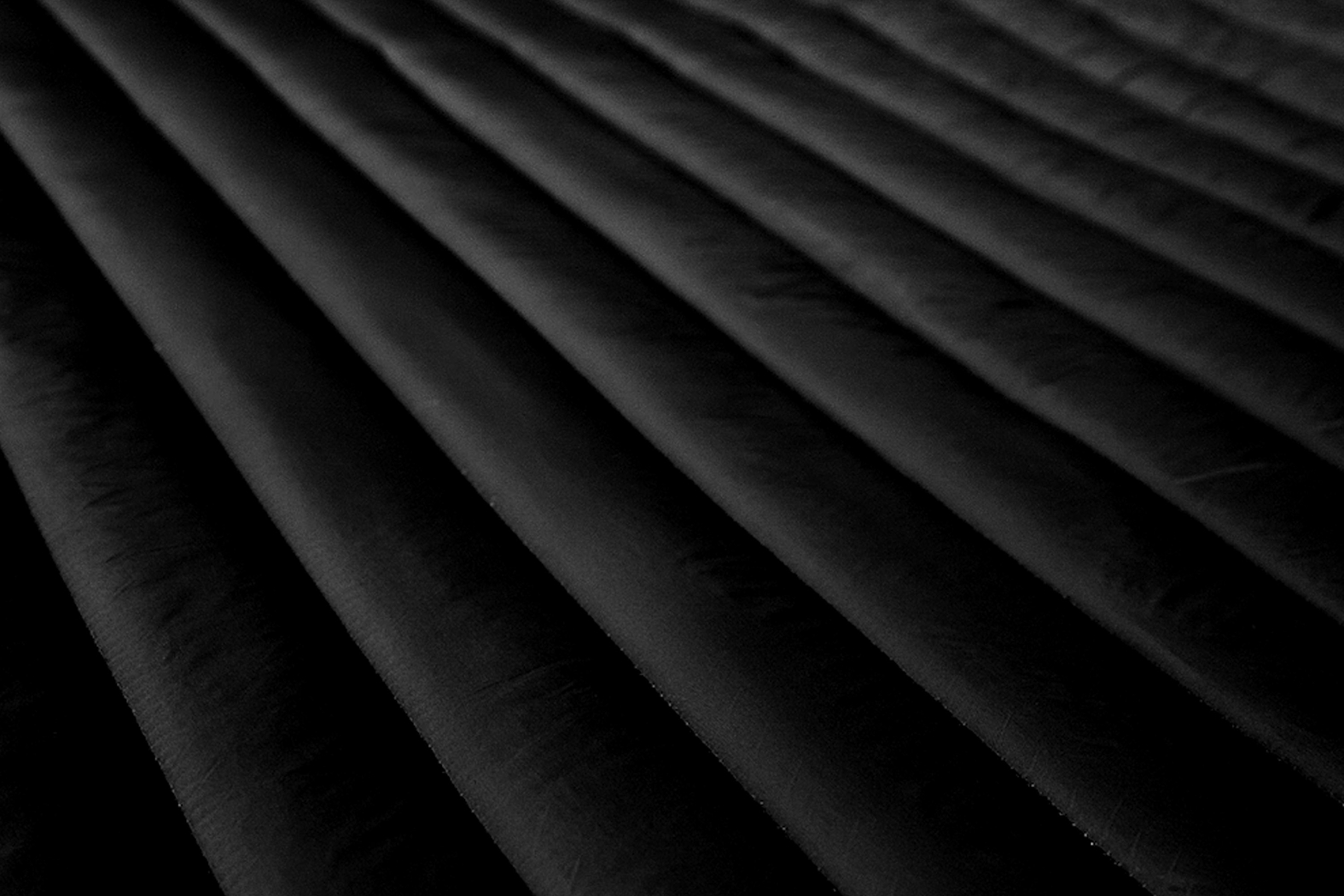 Vallecito Black 3 Pc Full/Queen Comforter Set - Thumbnail - Image 3