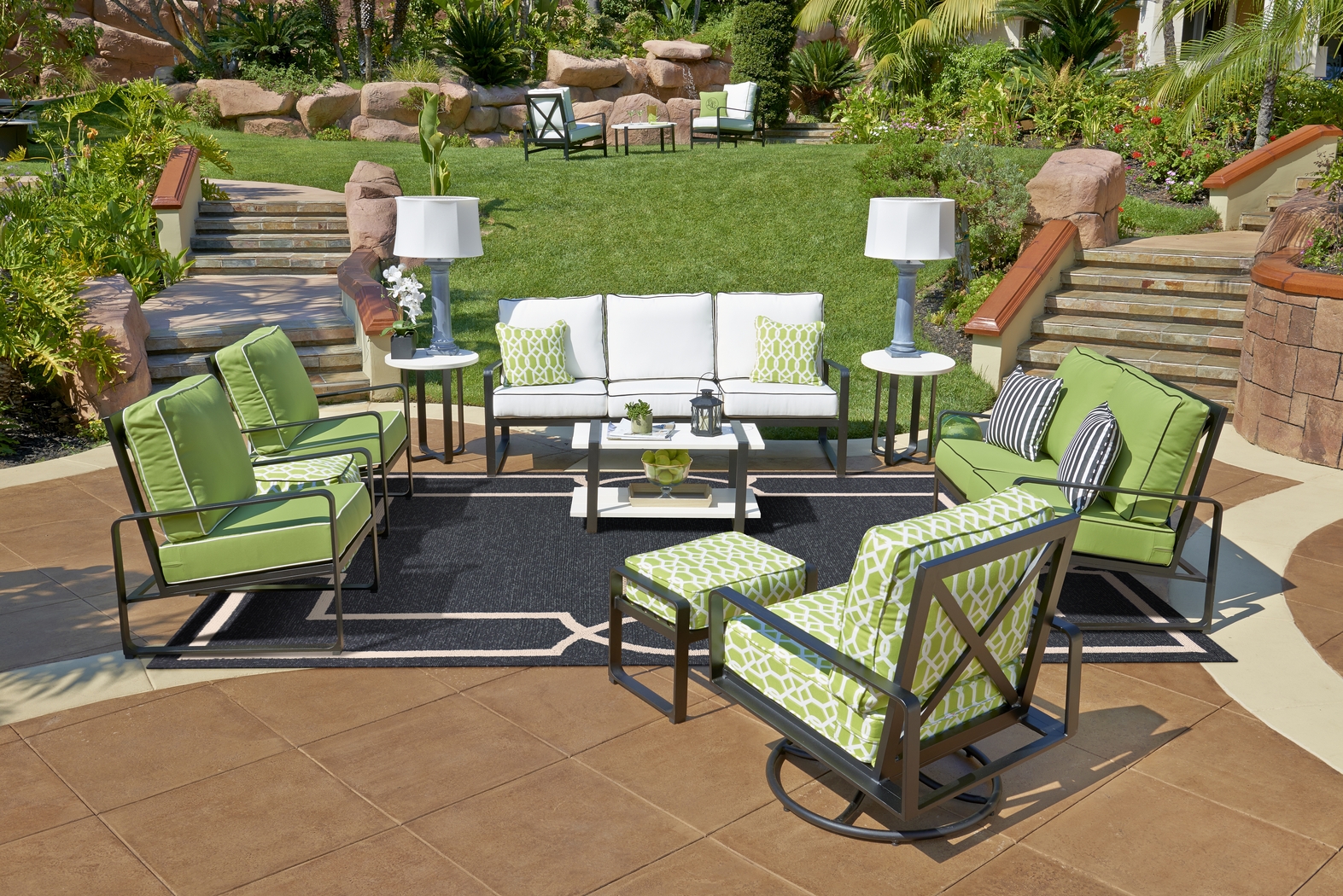 Valmack Black 5' x 7' Indoor/Outdoor Rug - Thumbnail - Image 2