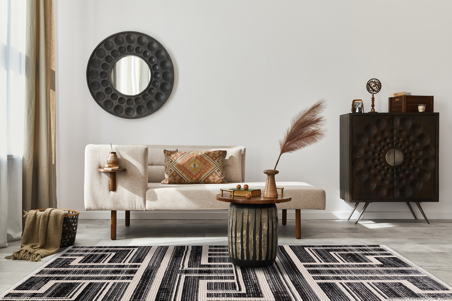 Valraine Black 5'7 x 7'7 Rug - Thumbnail - Image 2