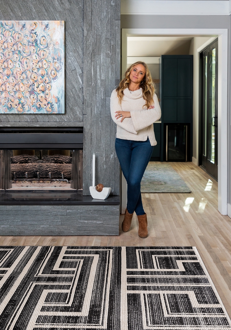 Valraine Black 5'7 x 7'7 Rug - Thumbnail - Image 3