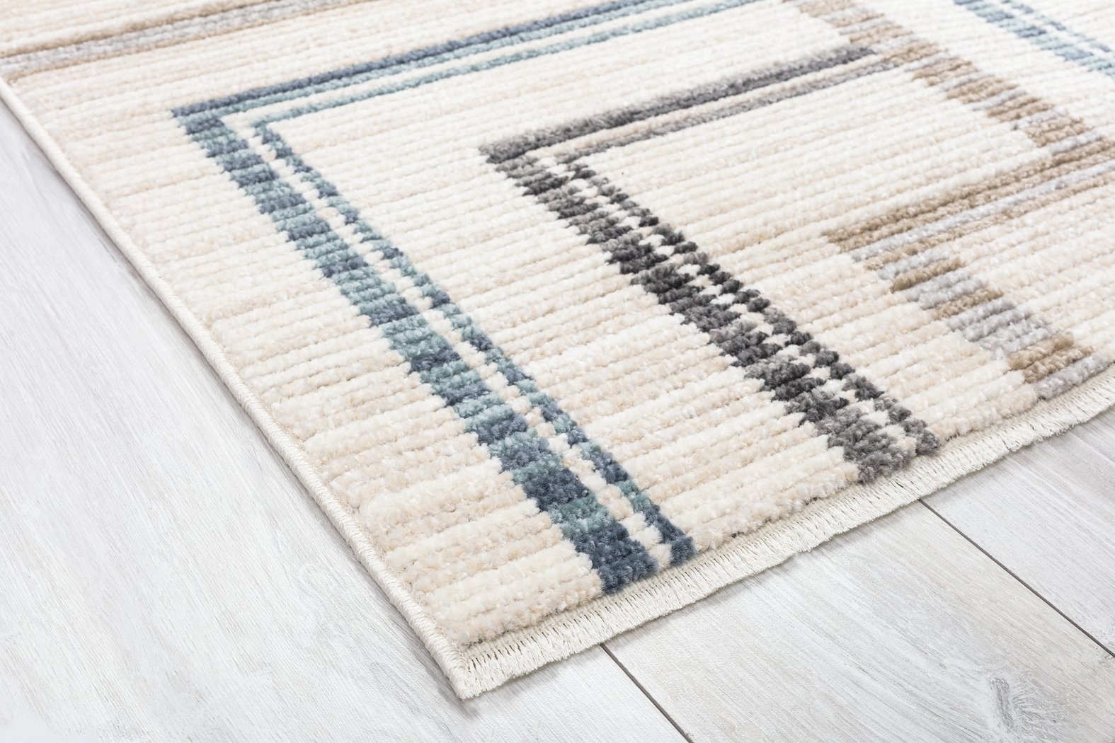 Valraine Multi 5'7 x 7'7 Rug - Thumbnail - Image 4