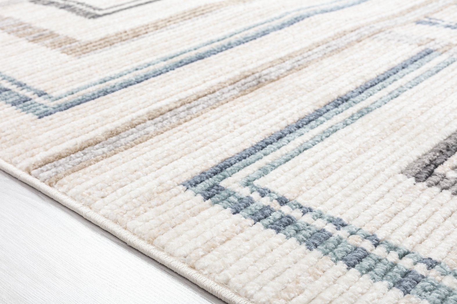 Valraine Multi 7'10 x 10'1 Rug - Thumbnail - Image 6