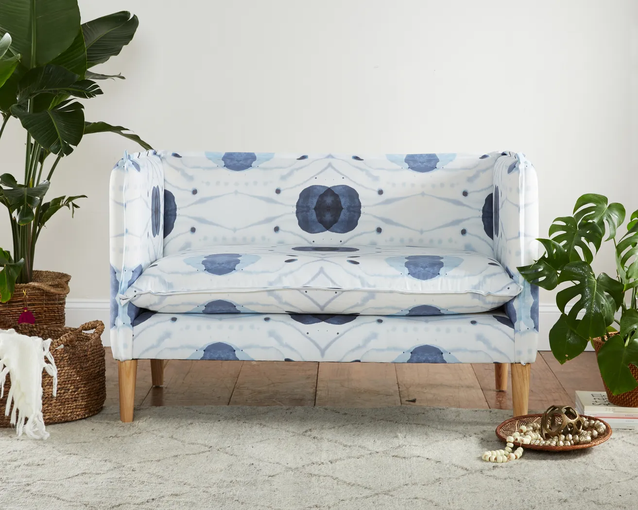 Vashti Blue Settee - Image 6