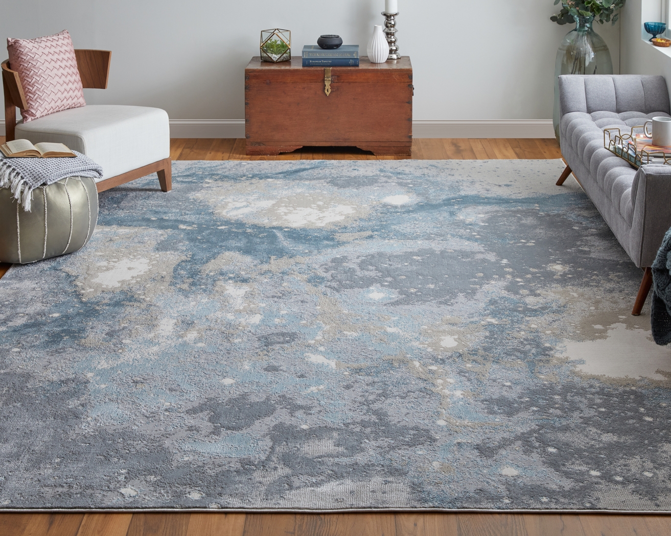 Vaves Blue 5' x 8' Rug - Thumbnail - Image 2