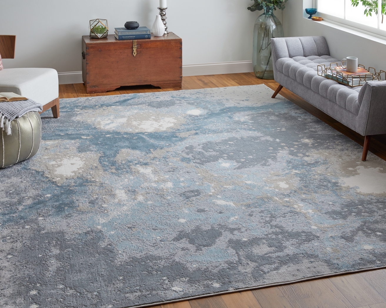 Vaves Blue 5' x 8' Rug - Thumbnail - Image 6