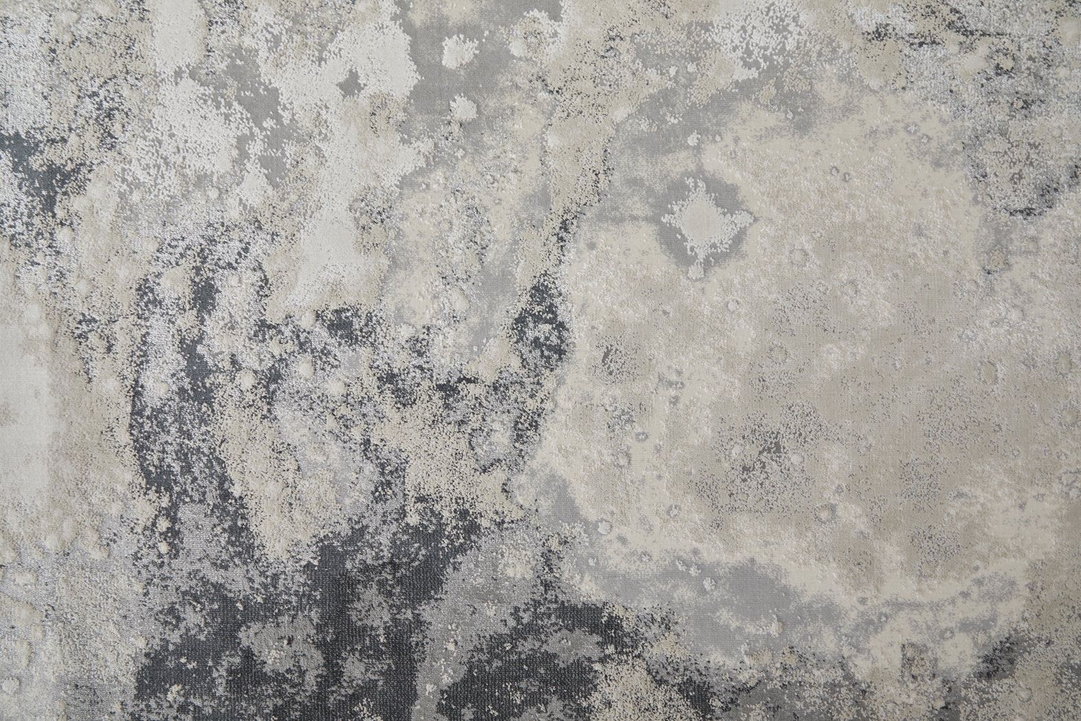 Vaves Gray 6'7 x 9'6 Rug - Thumbnail - Image 4