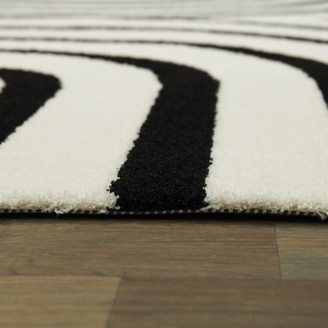 Vedand Black/White 5'3x7' Rug - Thumbnail - Image 3