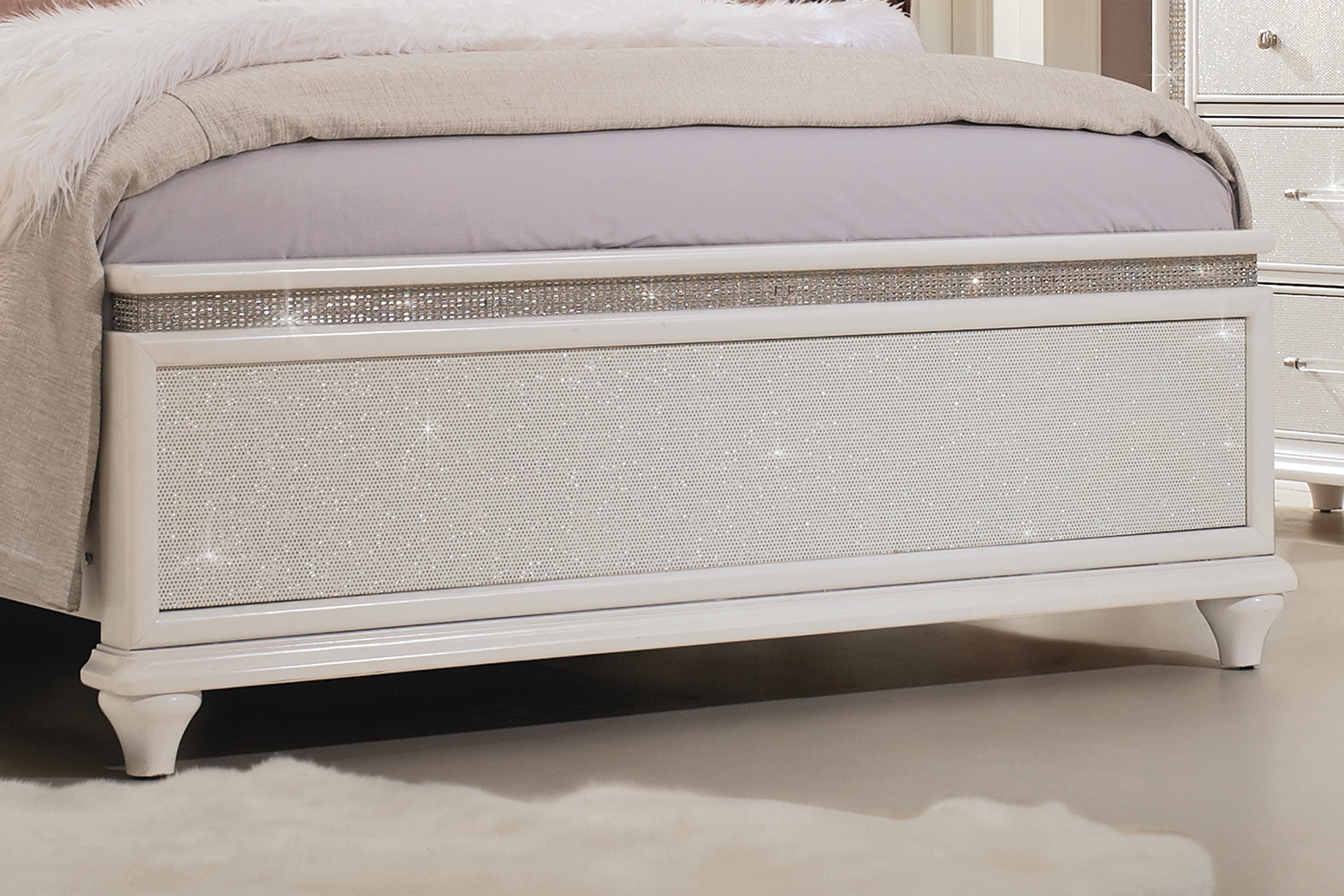 Vegas White 3 Pc King Panel Bed - Thumbnail - Image 3