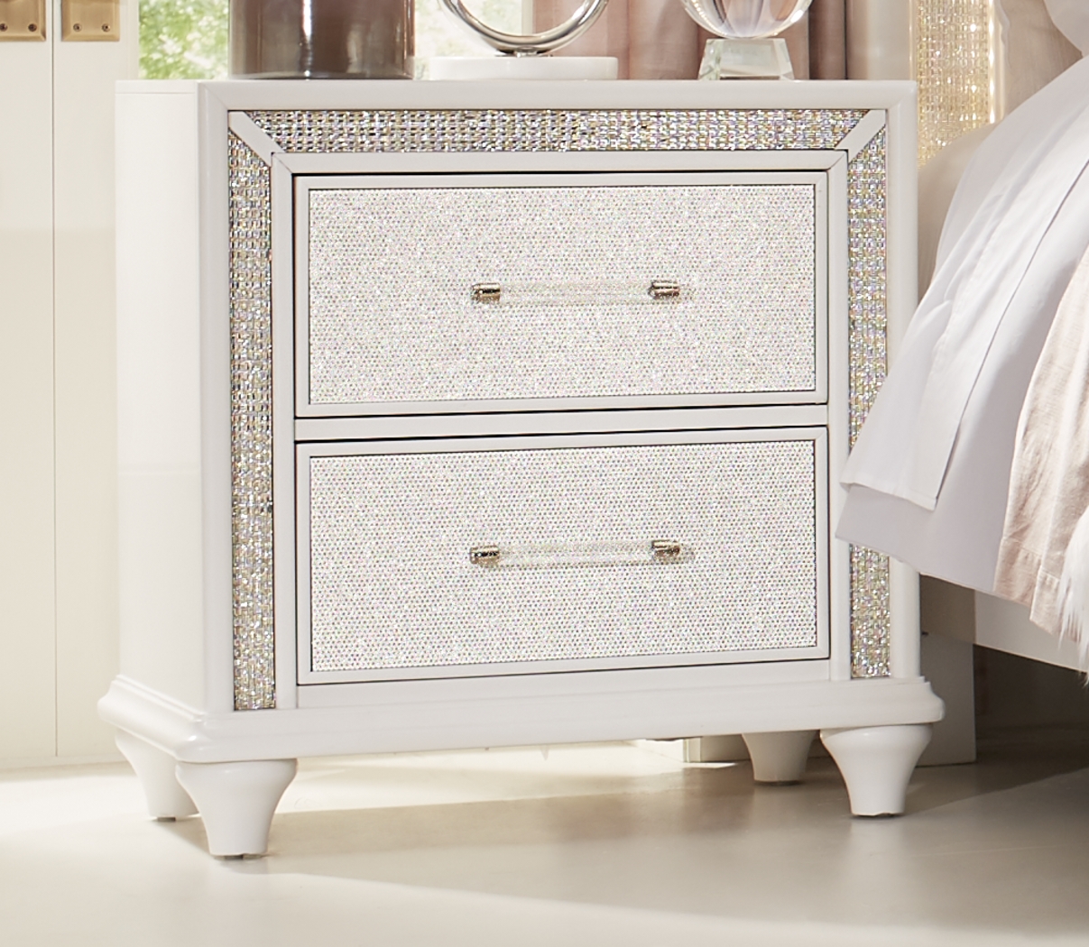 Vegas White 5 Pc King Panel Bedroom - Thumbnail - Image 7