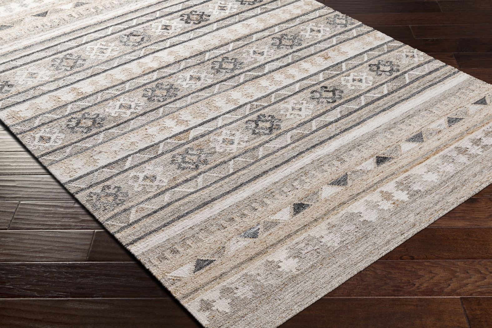 Venango Brown 5' x 7'5 Rug - Thumbnail - Image 3