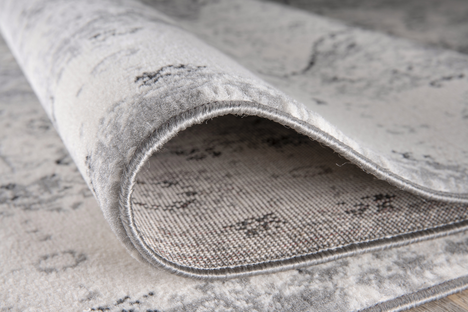 Verlee Gray 8' x 10' Rug - Thumbnail - Image 3