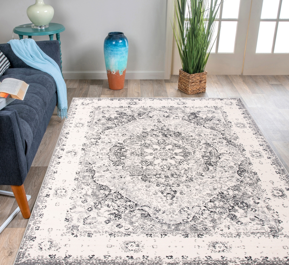 Verlee Gray 8' x 10' Rug - Thumbnail - Image 4