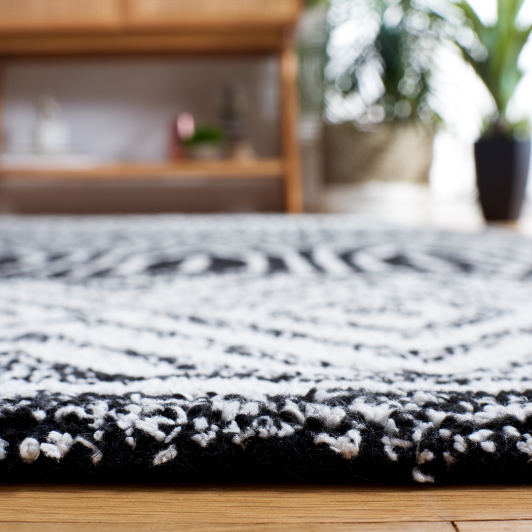 Vilvika Ivory 5' x 8' Rug - Thumbnail - Image 4