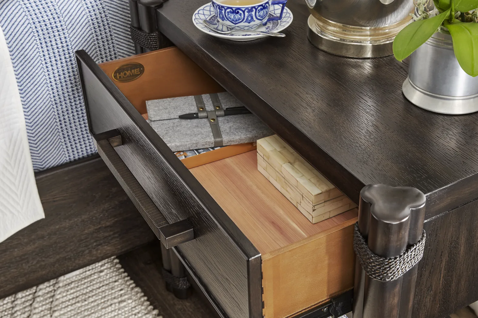 Vineyard Estates Brown 7 Pc King Poster Bedroom - Thumbnail - Image 13