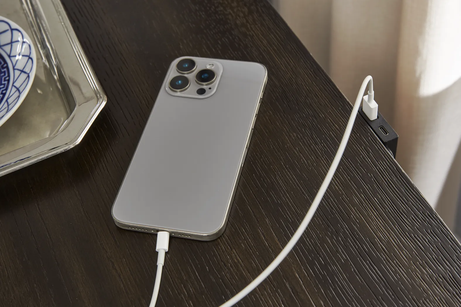 Vineyard Estates Brown 7 Pc King Upholstered Bedroom - Thumbnail - Image 14