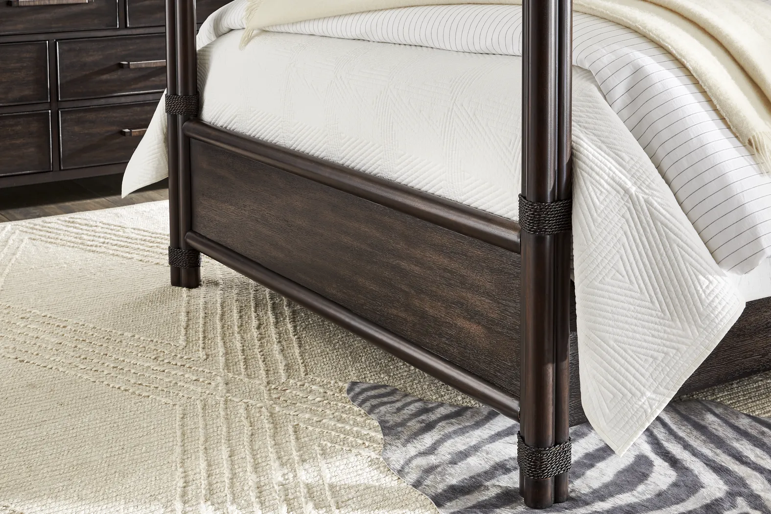 Vineyard Estates Brown 7 Pc King Poster Bedroom - Thumbnail - Image 4