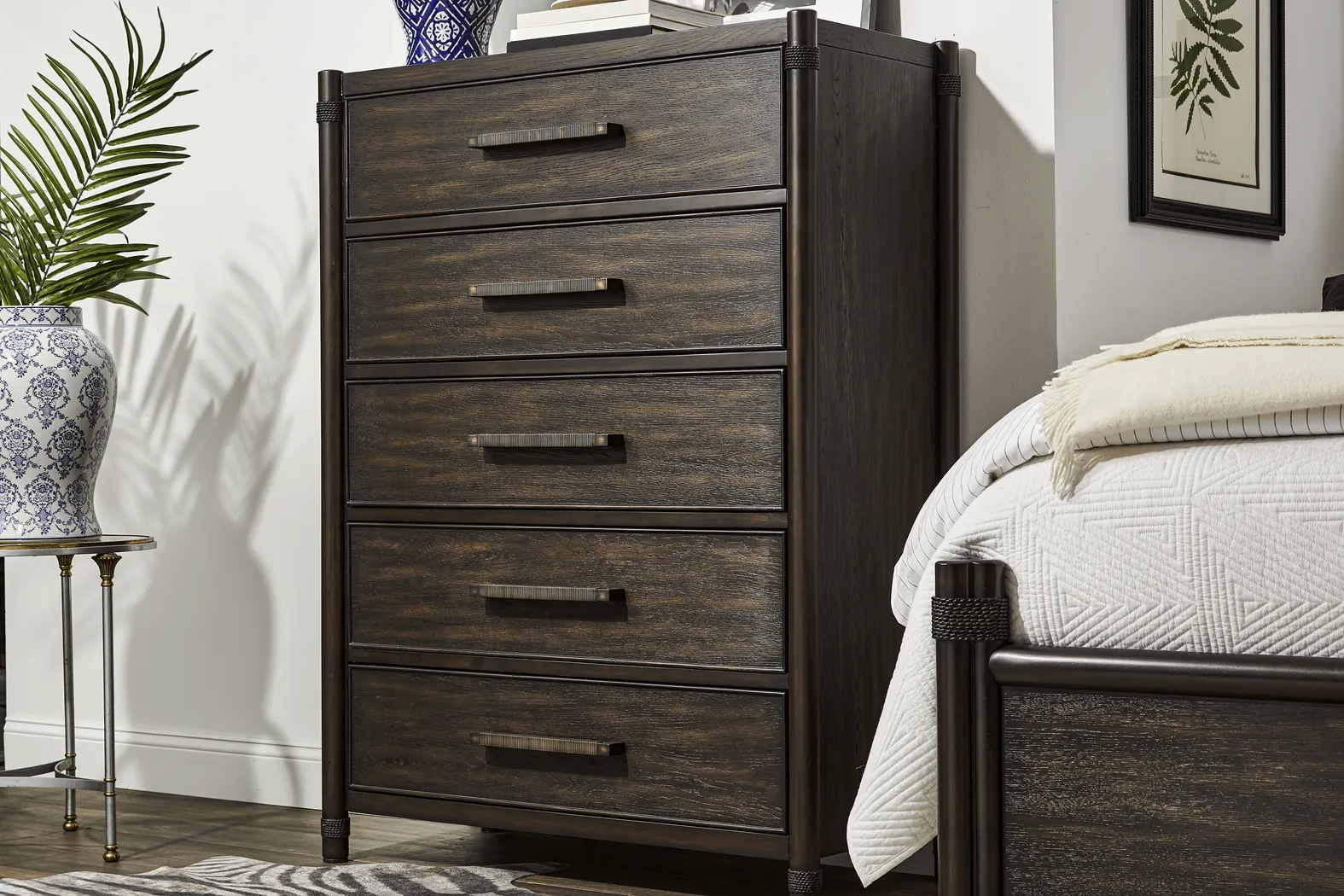 Vineyard Estates Brown 5 Pc King Upholstered Bedroom - Thumbnail - Image 7