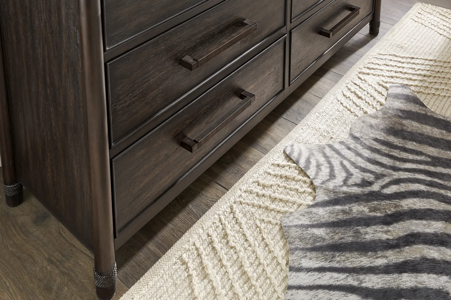 Vineyard Estates Brown 7 Pc King Upholstered Bedroom - Thumbnail - Image 9