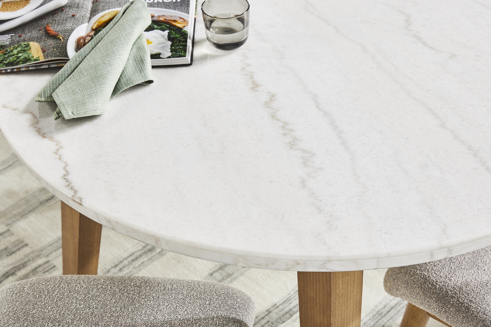 Viola Natural Round Marble Top Dining Table - Thumbnail - Image 3