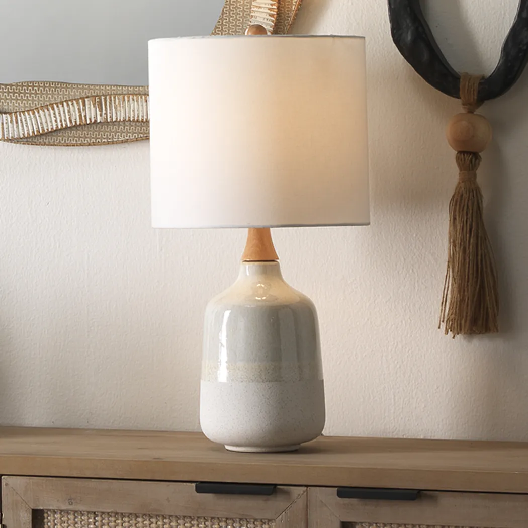 Vyanna Court Cream Lamp - Thumbnail - Image 2