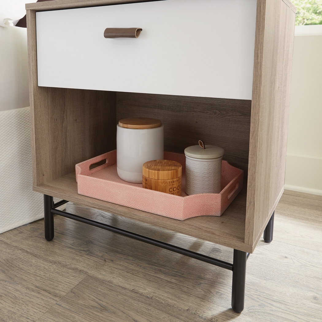 Waibeck Oak Nightstand - Thumbnail - Image 4