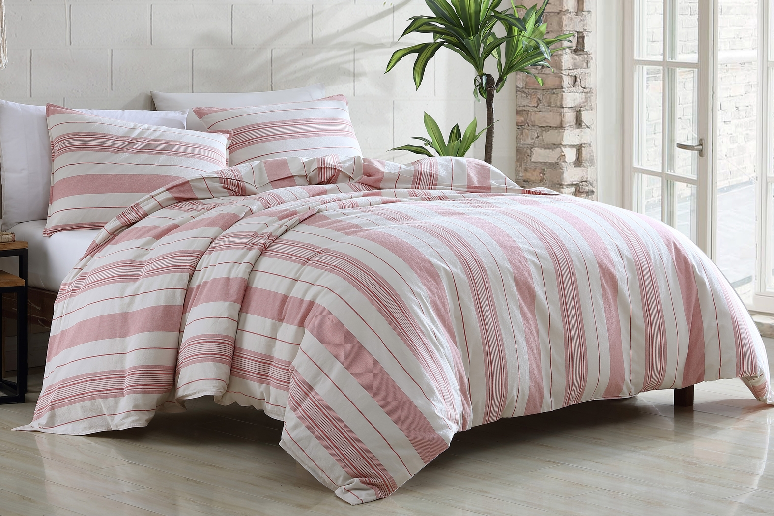 Wallington Ivory Red 3 Pc King Comforter Set - Thumbnail - Image 1