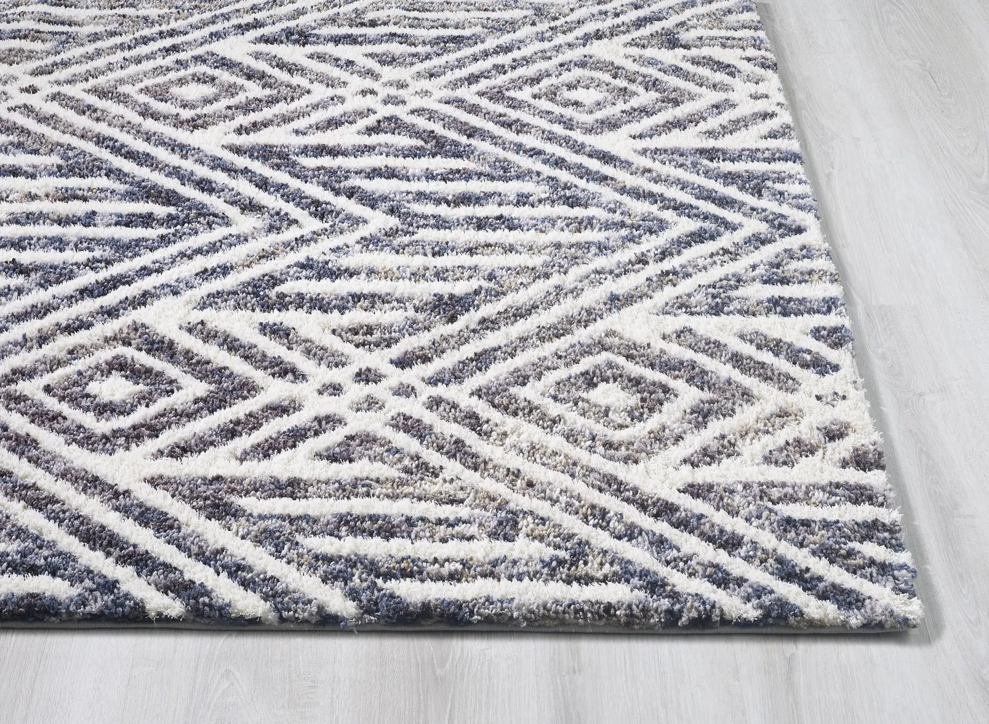 Wapeford Gray 5'3 x 7'7 Rug - Thumbnail - Image 3