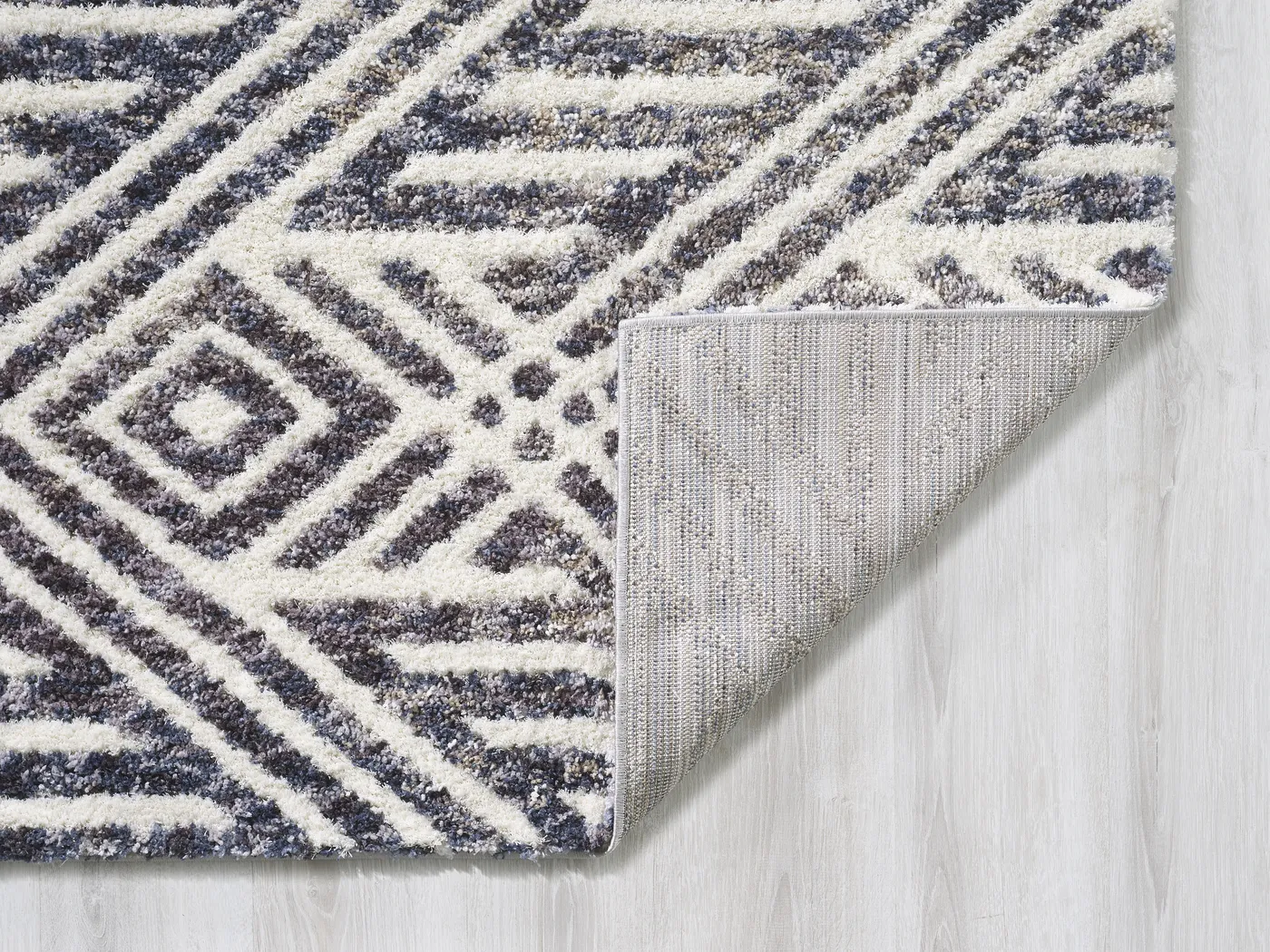 Wapeford Gray 5'3 x 7'7 Rug - Thumbnail - Image 5