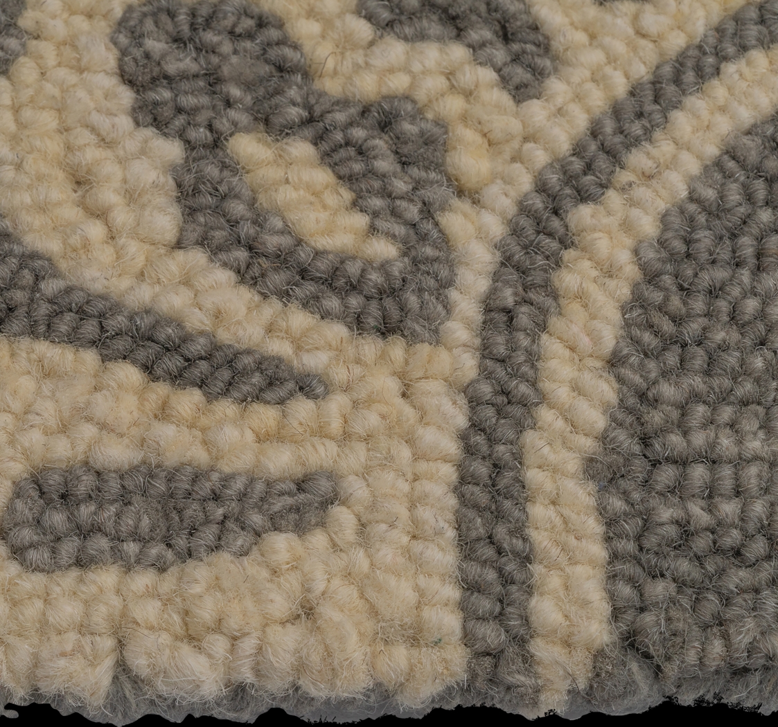 Wapery Gray/Silver 5' x 8' Rug - Thumbnail - Image 5