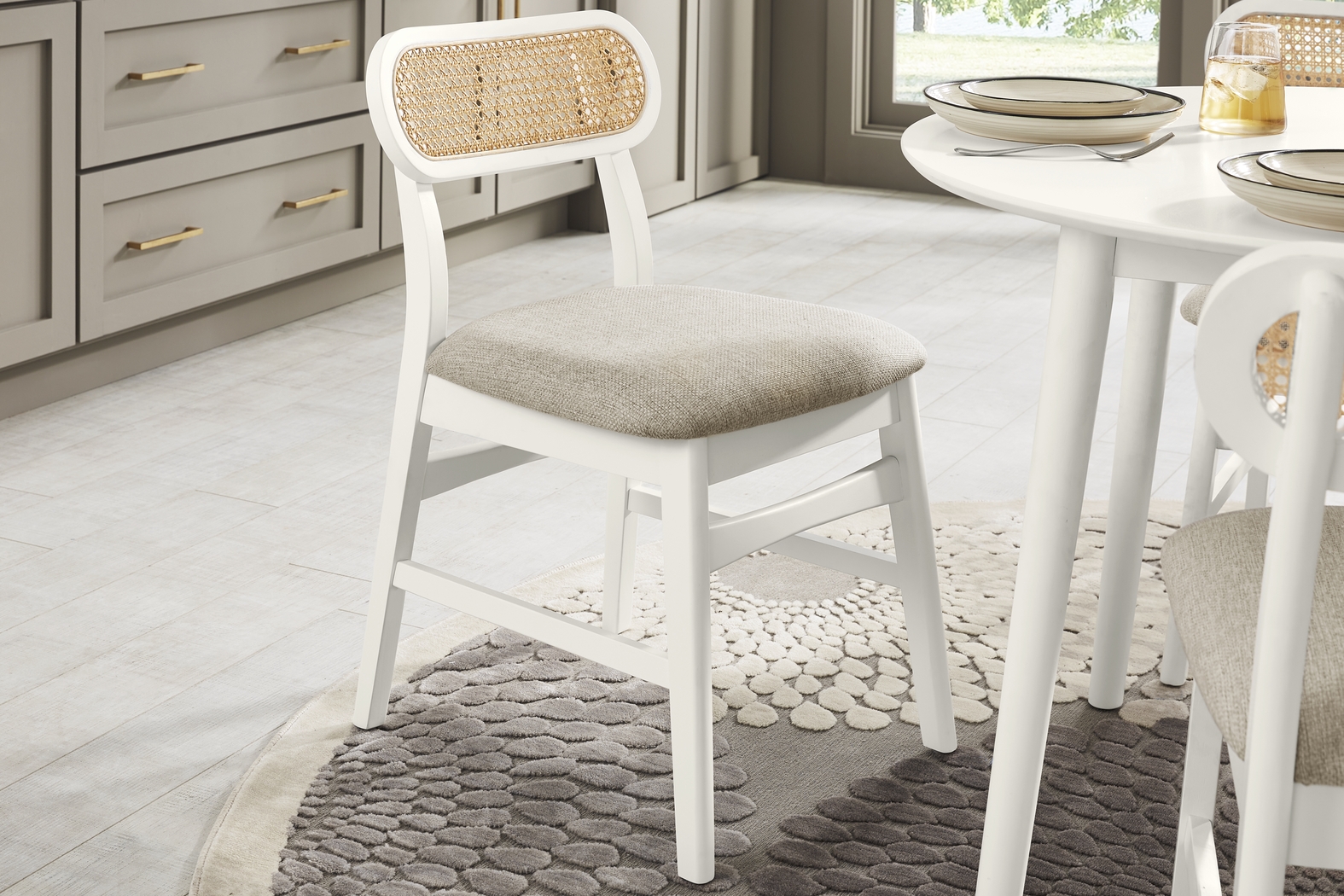 Watertown White 5 Pc Round Dining Room - Thumbnail - Image 6