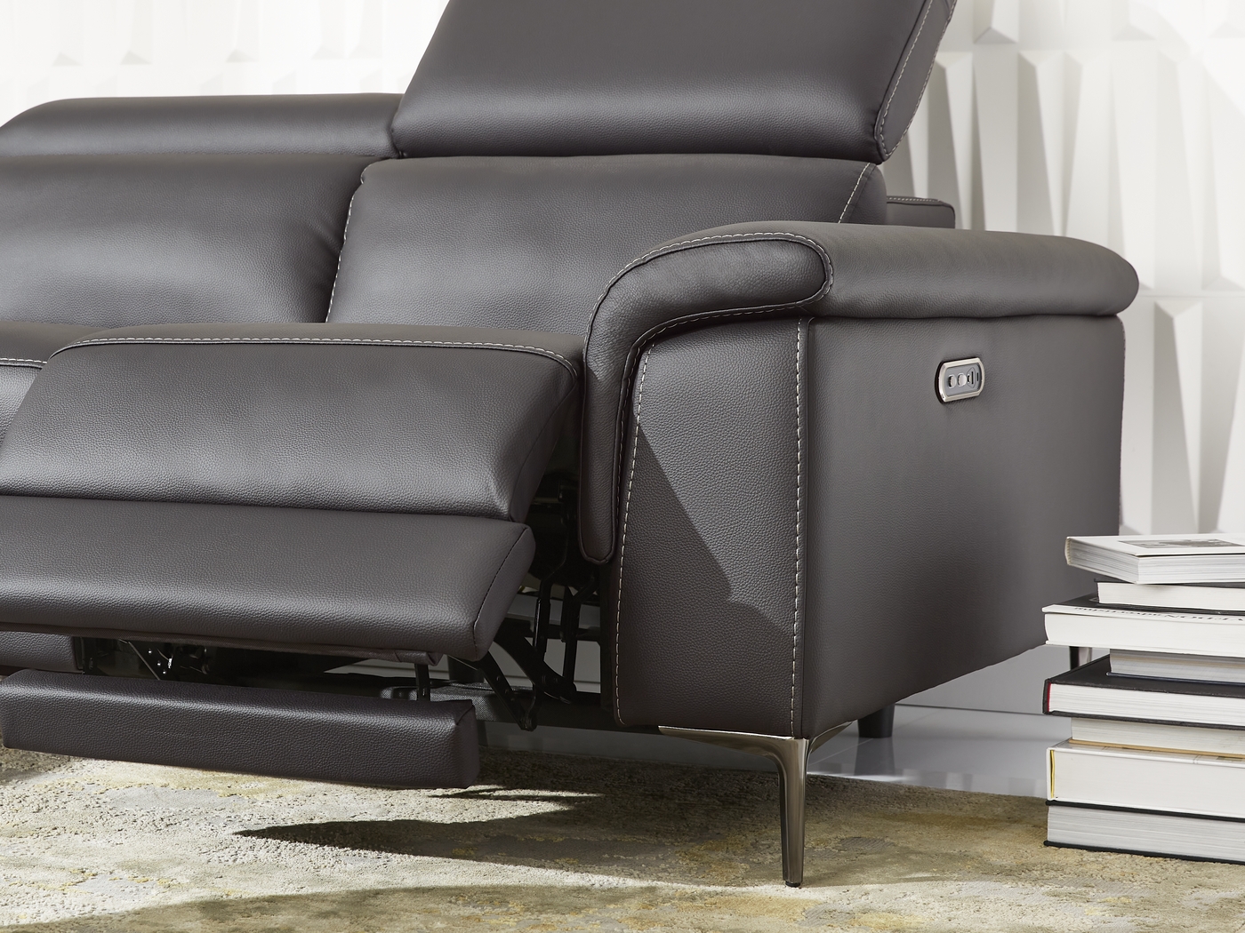 Weatherford Park Black 7 Pc Dual Power Reclining Living Room - Thumbnail - Image 5