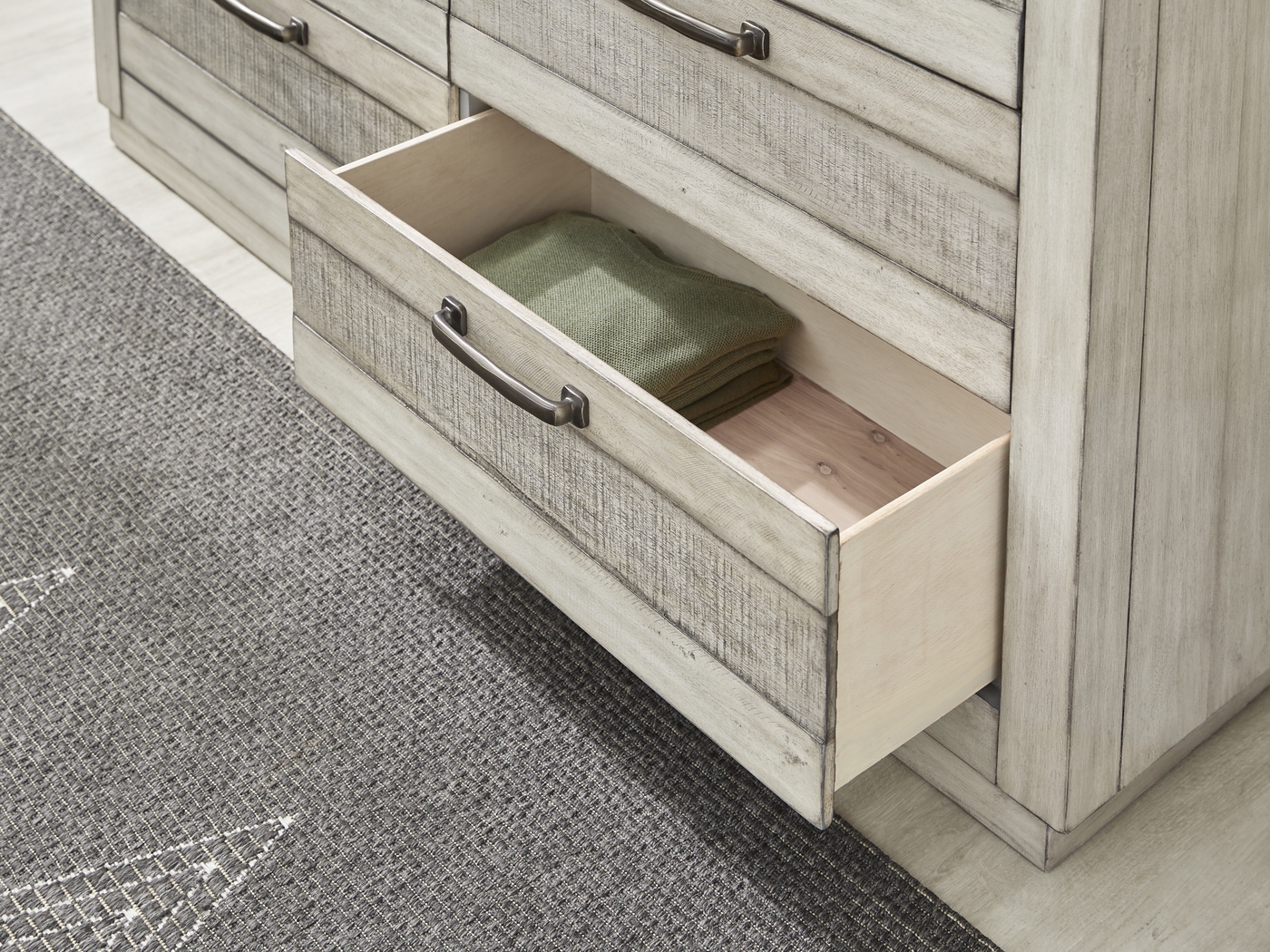 Westover Hills Gray 5 Pc Queen Panel Bedroom - Thumbnail - Image 8